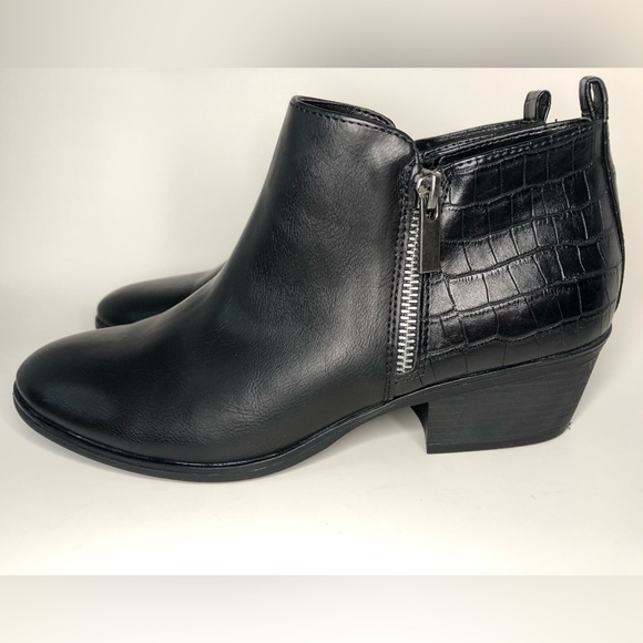 Eva & Zoe Faux Leather Zip Closure Almond Toe Ankle Bootie Size 9 - Picture 8 of 12